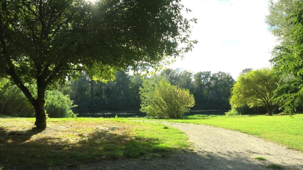 מונטפריון Camping Paradis Bellerive מראה חיצוני תמונה