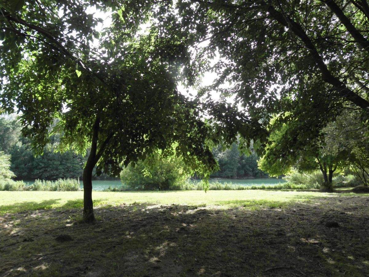 מונטפריון Camping Paradis Bellerive מראה חיצוני תמונה